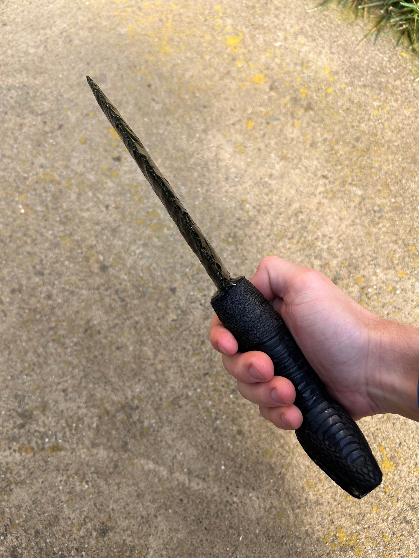 Obsidian Serpent Knife